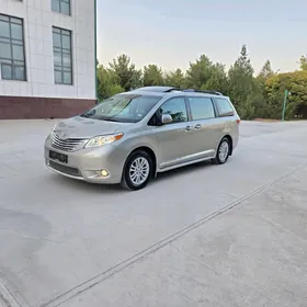 Toyota Sienna 2016