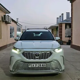 Toyota Highlander 2021
