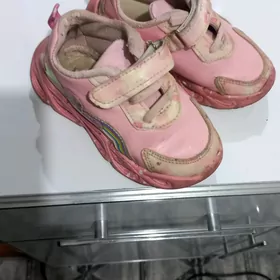детские кроссовки