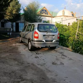 Opel Zafira 2003