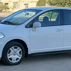 Nissan Versa 2011