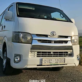 Toyota Hiace 2005