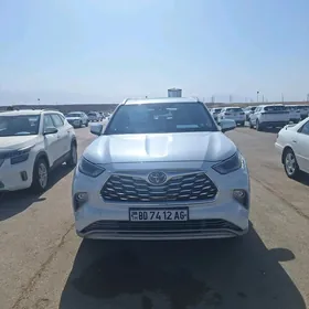 Toyota Highlander 2021