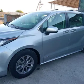 Toyota Sienna 2021