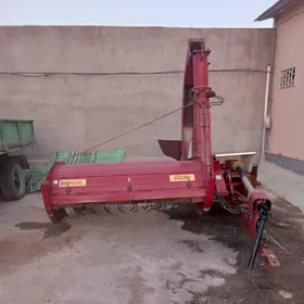 MTZ 82 2016