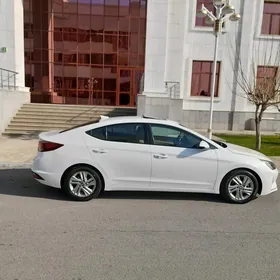 Hyundai Elantra 2019