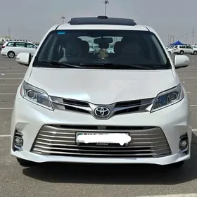 Toyota Sienna 2018