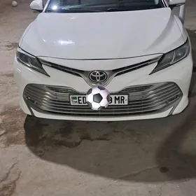 Toyota Camry 2018