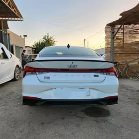 Hyundai Elantra 2021