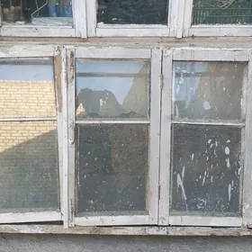 Деревянное окно