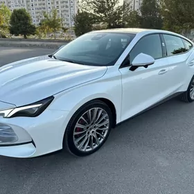 MG 750 2025