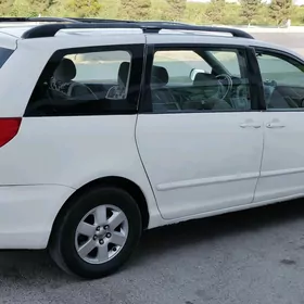 Toyota Sienna 2008