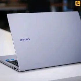 Samsung GalaxyBook4/16GB/512GB