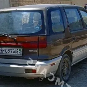 Mitsubishi Chariot 1993