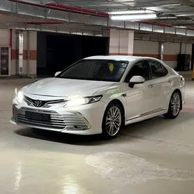 Toyota Camry 2024