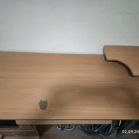 Компьютерный стол