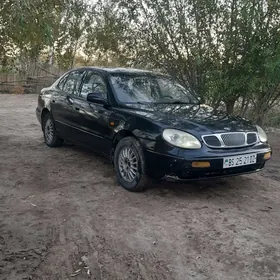 Daewoo Leganza 1998