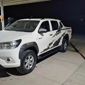 Toyota Hilux 2020