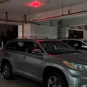 Toyota Highlander 2015