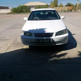 Toyota Camry 2000