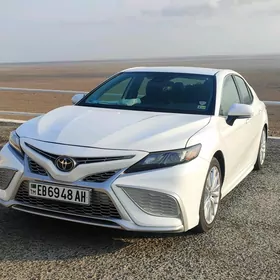 Toyota Camry 2021