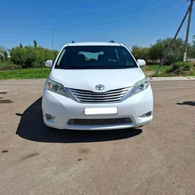 Toyota Sienna 2012