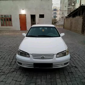 Toyota Camry 2001