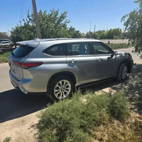 Toyota Highlander 2021