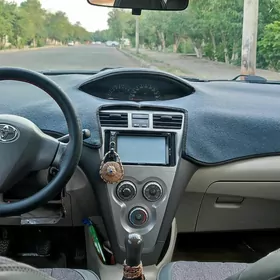 Toyota Yaris 2009