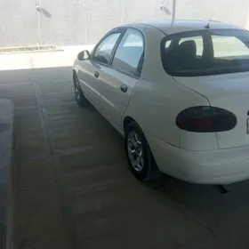 Daewoo Lanos 1998