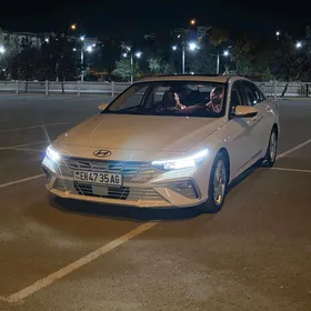 Hyundai Elantra 2025