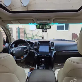 Toyota Land Cruiser 2010