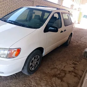 Toyota Sienna 2002