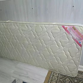 матрац на кровать