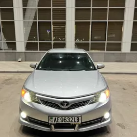 Toyota Camry 2013