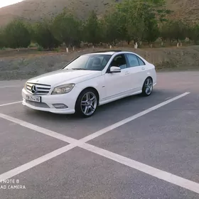 Mercedes-Benz C350 2009