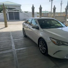 Toyota Camry 2016