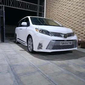 Toyota Sienna 2020