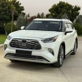 Toyota Highlander 2021