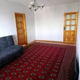 продам 10 мкр 2 ком квартира