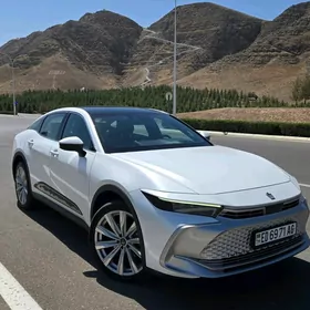 Toyota Crown 2023