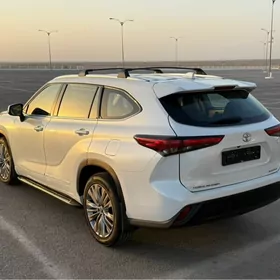Toyota Highlander 2021