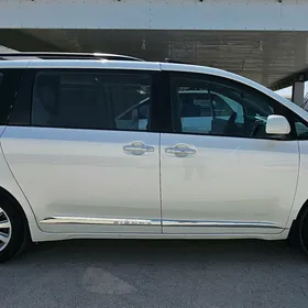 Toyota Sienna 2015