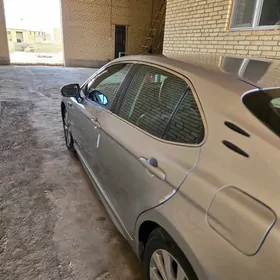 Toyota Camry 2018