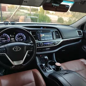 Toyota Highlander 2018