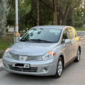 Nissan Versa 2012