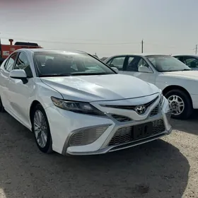 Toyota Camry 2021
