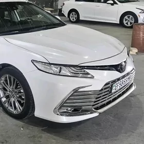 Toyota Camry 2020