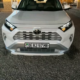 Toyota RAV4 2021