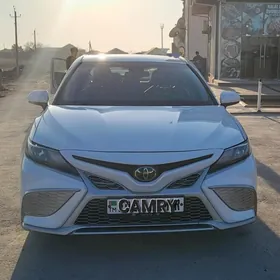 Toyota Camry 2021
